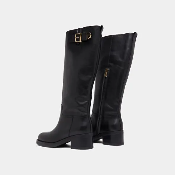 High boots with buckles in black leather