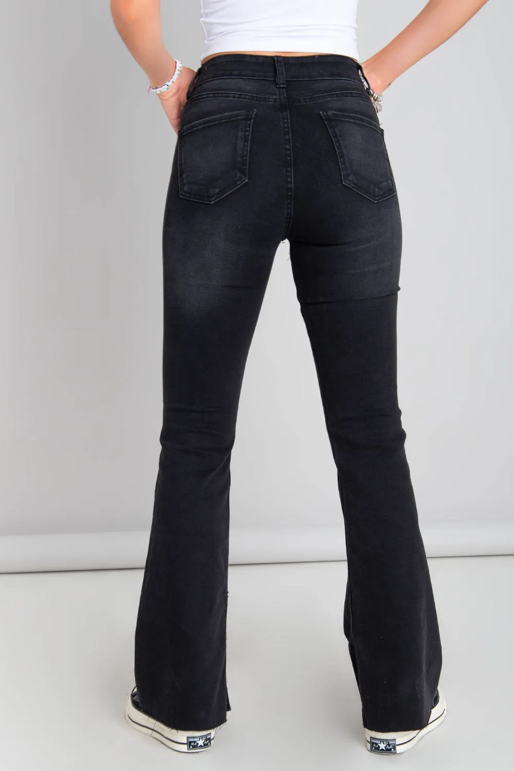 Pantalón black washed denim flare fit